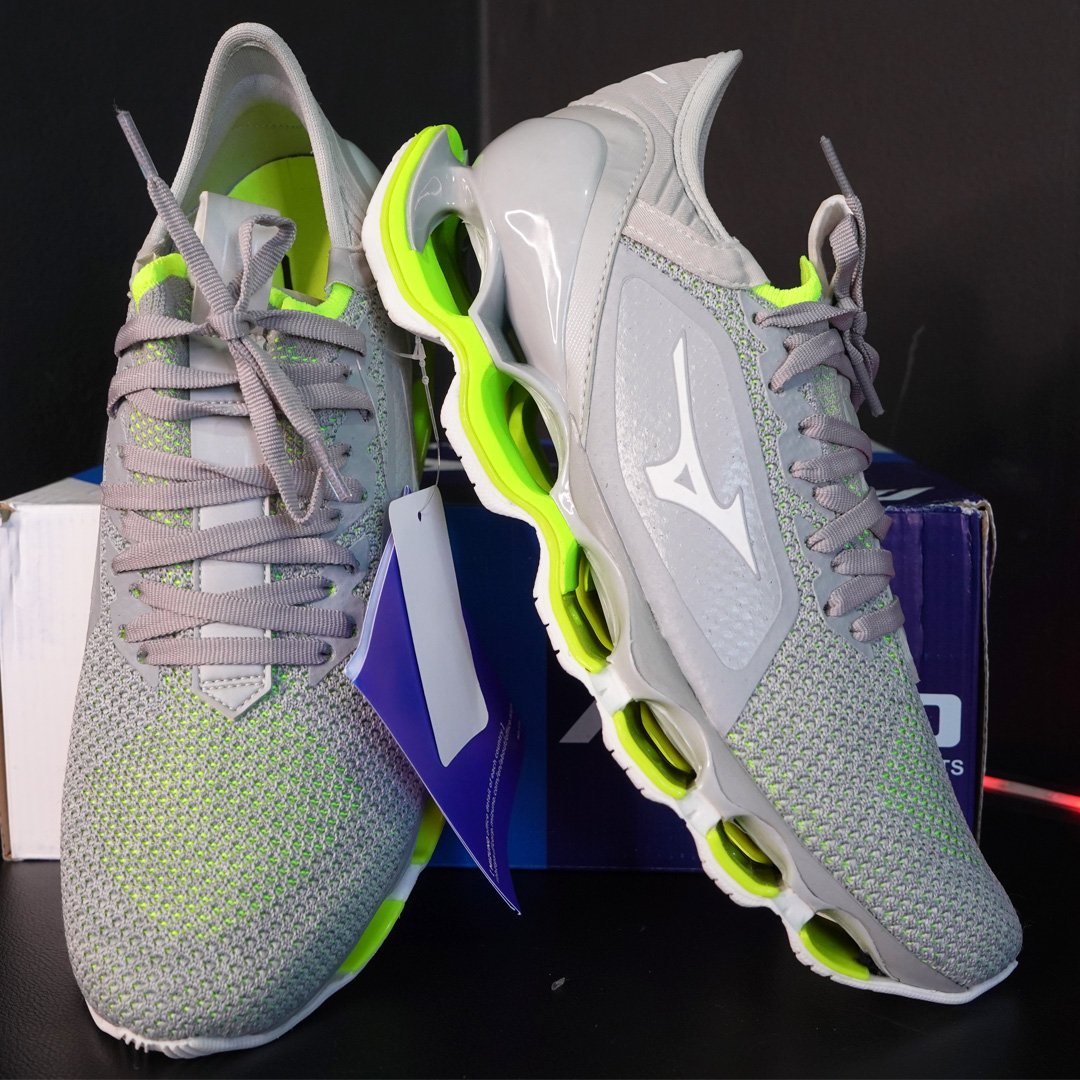 Tênis Mizuno Knit