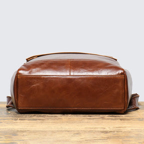 Zaino Vintage Uomo in Vera Pelle Cowhide Leathfocus – Crossbody e Backpack per Laptop 15"